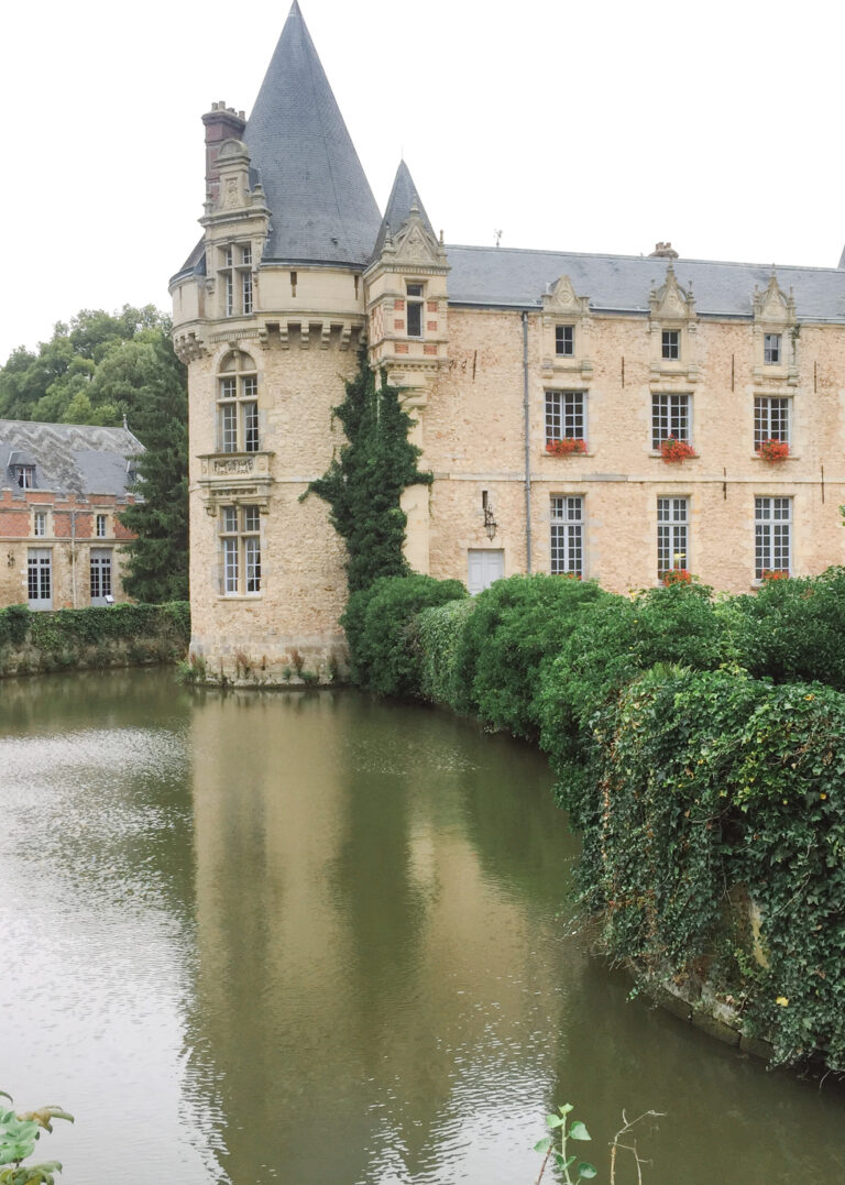 plan a destination wedding at a chateau in France